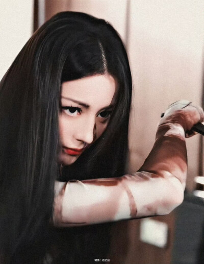 《枭起青壤》
聂九罗⚔️迪丽热巴. ​​​