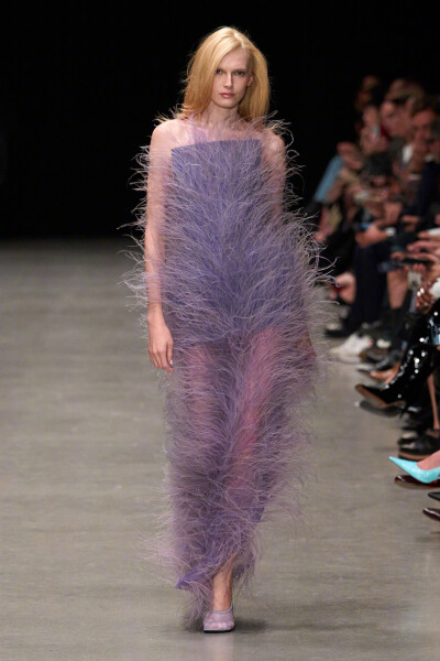 BY爱喝可乐的古娜小姐