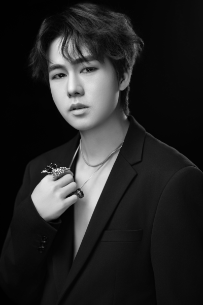 龙国兵的伤感头像黎平县水口镇网红男生头像黑白头像黎平网红博艺机械舞男生自拍照片