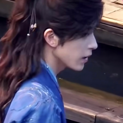 摇摇欲坠不止你的泪