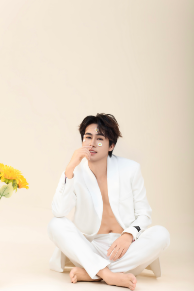 龙国兵的伤感头像黎平县水口镇网红男生头像黑白头像黎平网红博艺机械舞男生自拍照片