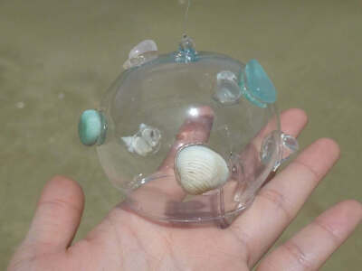 温柔懒懒的海风，风铃惬意地作响
