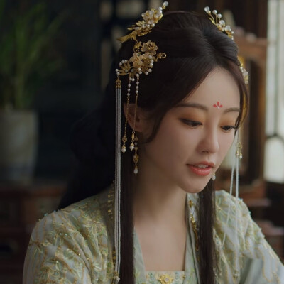 祝绪丹
书卷一梦