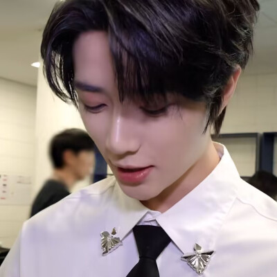 脸实在太好看让人移不开眼睛的漂亮前辈