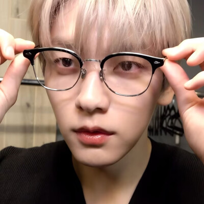 听不懂你说话的时候我会假装自己是一只兔