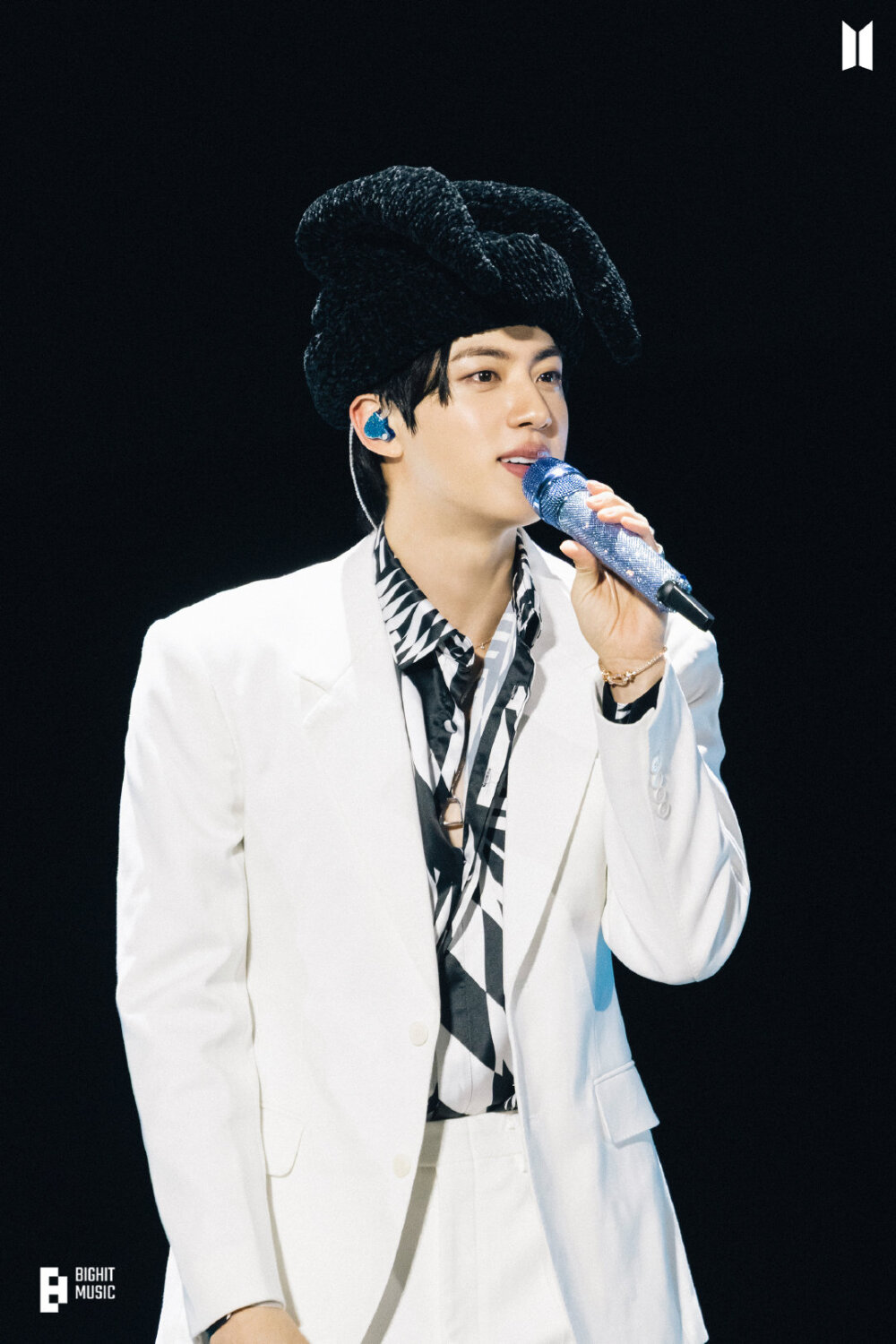 251119
官推更新硕珍相关
진 (Jin) ‘#RUNSEOKJIN_EP.TOUR_ENCORE' Photo Sketch