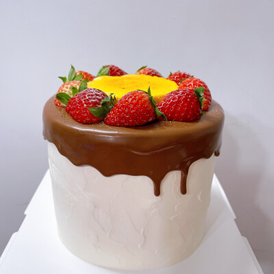 巧克力草莓烤布蕾可丽卷