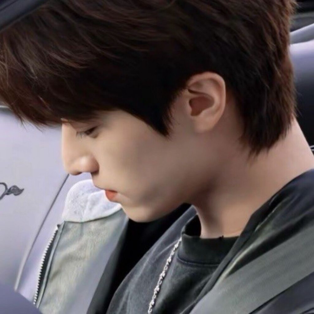 除了我闺蜜发的路透我最近一个月忙现生不截了TT