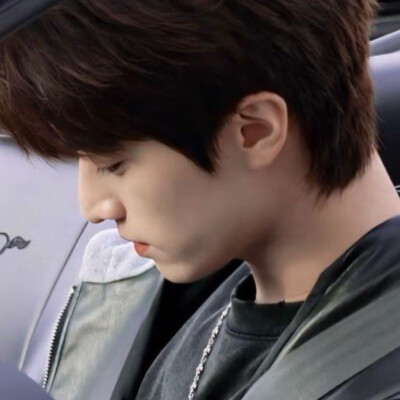 除了我闺蜜发的路透我最近一个月忙现生不截了TT