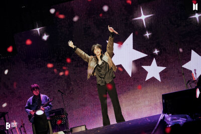 251119
官推更新硕珍相关
진 (Jin) ‘#RUNSEOKJIN_EP.TOUR_ENCORE' Photo Sketch