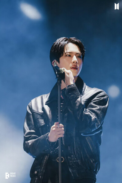 251119
官推更新硕珍相关
진 (Jin) ‘#RUNSEOKJIN_EP.TOUR_ENCORE' Photo Sketch