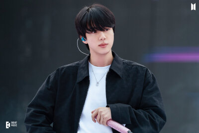 251119
官推更新硕珍相关
진 (Jin) ‘#RUNSEOKJIN_EP.TOUR_ENCORE' Photo Sketch