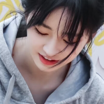 风吹乱了她的思绪