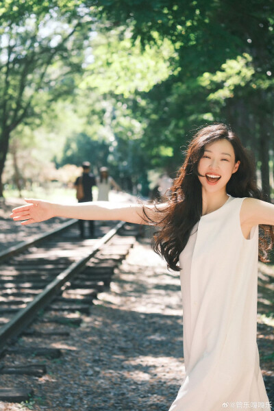 管乐，1995年3月2日出生于山东省青岛市，中国内地女演员，毕业于中央戏剧学院。