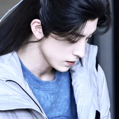 师兄发丝都是香的