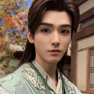 工作室把你家开了美颜的大眼妹带走行不行，能不能管管她别让她开美颜了！