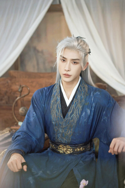 我是国师早逝的白月光 魏栩