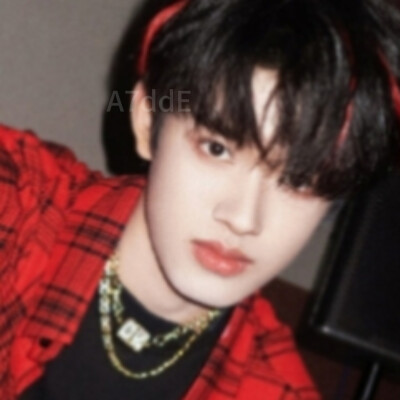 我总不相信爱能灼热而绵长 但总是被你打败