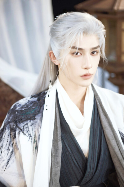 我是国师早逝的白月光 魏栩