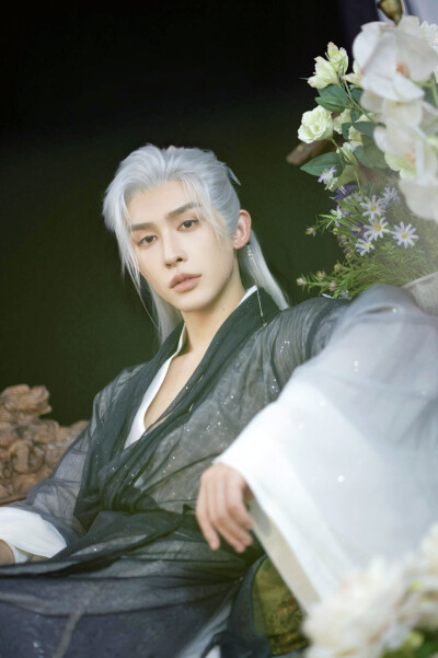 我是国师早逝的白月光 魏栩