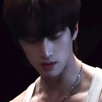 胳膊怎么一直痒