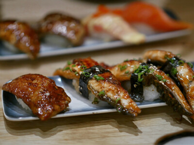 二刷鬼灭
这两年值得去影院二刷的电影实在是少
好在动物城2马上又要抬上来噜
自从泰业开了戏作寿司隔几天就要过来五蚂蚁毕竟焦糖鹅肝和星鳗摄人神魂
王狗把附近的瑞幸一家家问过去果然找到了沧海遗珠九柱杯店员看他…