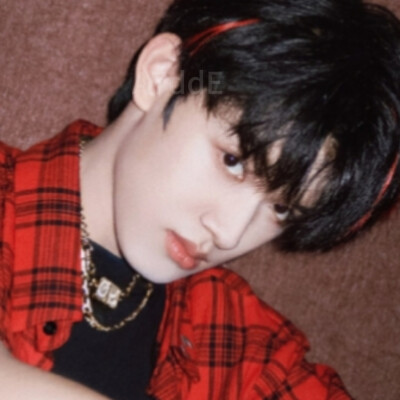 我总不相信爱能灼热而绵长 但总是被你打败