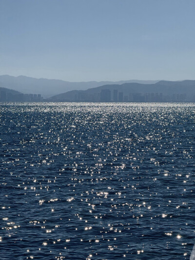 二刷鬼灭
这两年值得去影院二刷的电影实在是少
好在动物城2马上又要抬上来噜
自从泰业开了戏作寿司隔几天就要过来五蚂蚁毕竟焦糖鹅肝和星鳗摄人神魂
王狗把附近的瑞幸一家家问过去果然找到了沧海遗珠九柱杯店员看他…