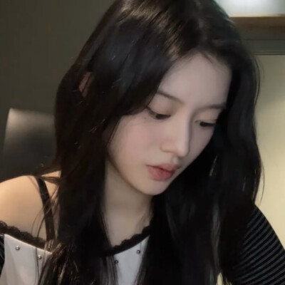 人总是喜欢逃避，请你看着我眼睛继续