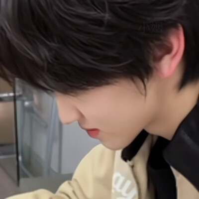 吐司面包好软 像你的拥抱 我竟有些想哭QᜊQ