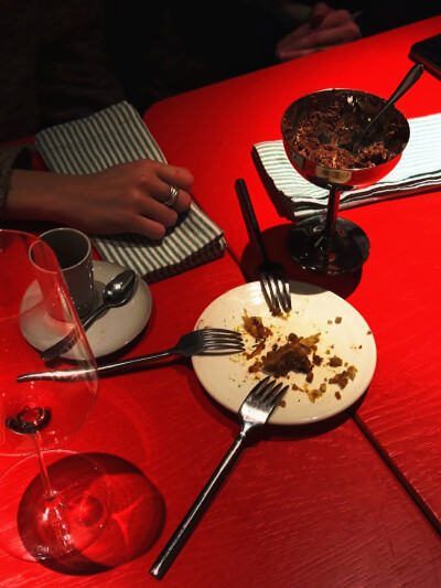 日常
“I just want to be that crazy,
forget about who I am,
I don't wanna be ok be ok no more.”