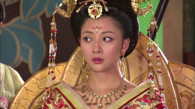 第三十三集 殷桃
杨贵妃秘史 杨玉环