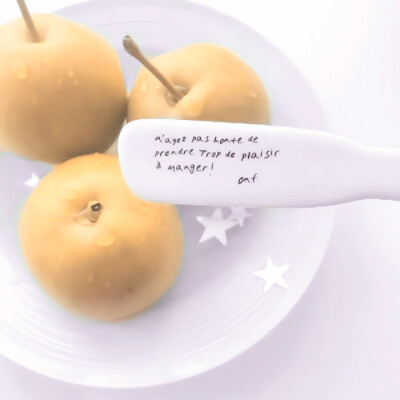 即使有天我握住了整个世界 我也只想亲吻你的脸