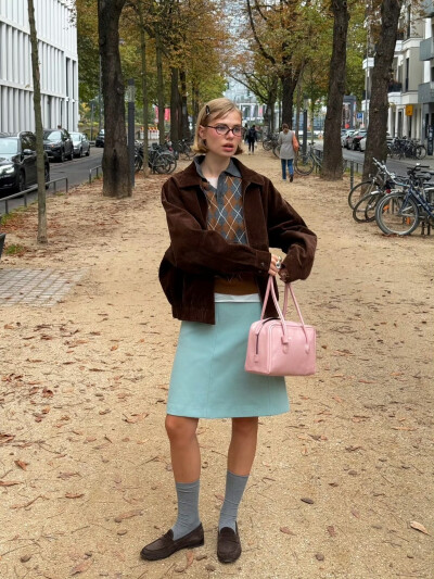 BY爱喝可乐的古娜小姐