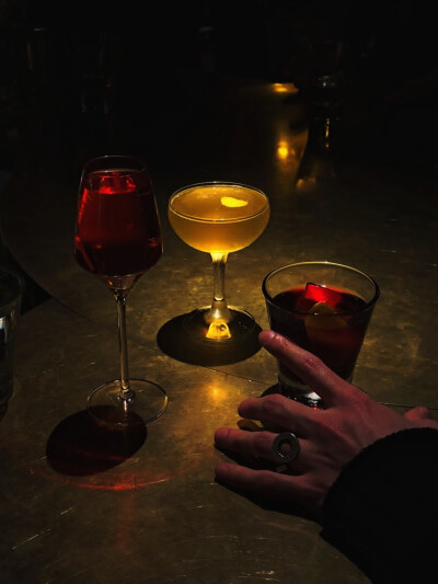 日常
“I just want to be that crazy,
forget about who I am,
I don't wanna be ok be ok no more.”