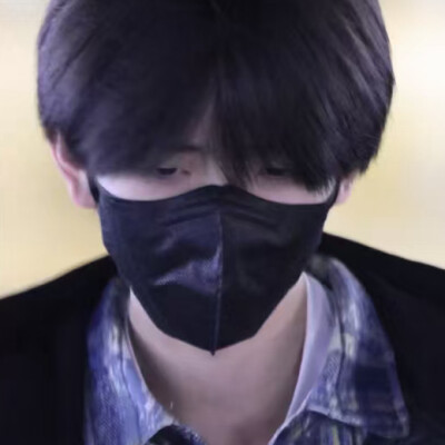 帅帅的大男孩完美的身材