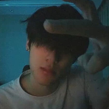 此男忧郁程度恐怕在我之上