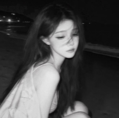 一场秋雨一场寒 秋总是慢慢入的 但冷是突然的 接下来的日子 记得添衣