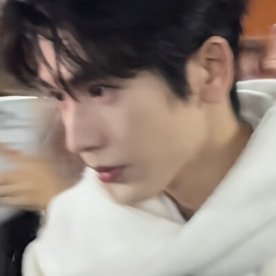 为毛你用我朋友截的当头像但是却0个收藏啥意思啊？真想给我朋友揉揉