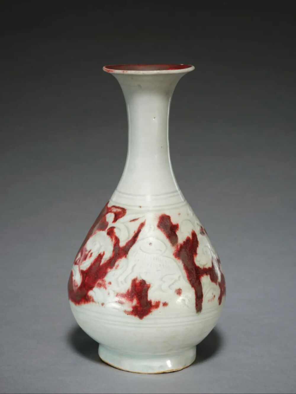 元 釉里红刻花兔纹玉壶春瓶