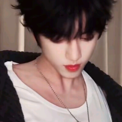 属于媚骨天成了