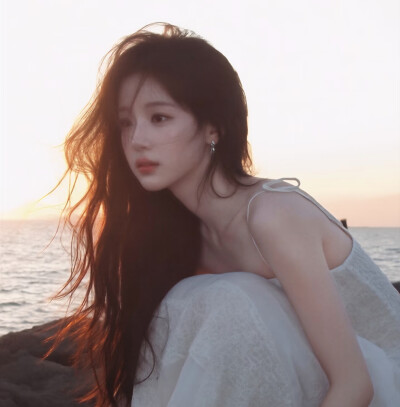 一场秋雨一场寒 秋总是慢慢入的 但冷是突然的 接下来的日子 记得添衣