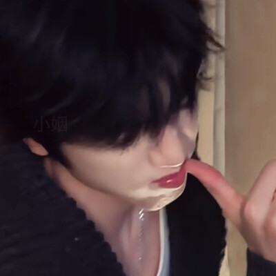 我们之间到底是不是可以吃醋的关系，如果不可以，那来点酱油呢？芥末呢？蛋黄酱呢？番茄酱呢？沙拉酱呢？白砂糖呢？黄豆粉呢？芝麻粉呢？抹茶粉呢？可可粉呢？烧烤酱呢？果酱呢？蛋挞液呢？鸡蛋液呢？面包糠呢？