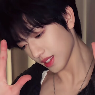 我们之间到底是不是可以吃醋的关系，如果不可以，那来点酱油呢？芥末呢？蛋黄酱呢？番茄酱呢？沙拉酱呢？白砂糖呢？黄豆粉呢？芝麻粉呢？抹茶粉呢？可可粉呢？烧烤酱呢？果酱呢？蛋挞液呢？鸡蛋液呢？面包糠呢？