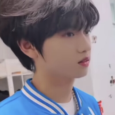 蟹蟹我就截出来两张呆的