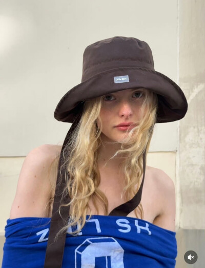 BY爱喝可乐的古娜小姐