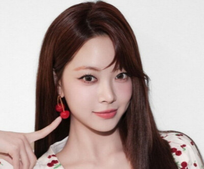 金采源&洪恩採&宫脇咲良