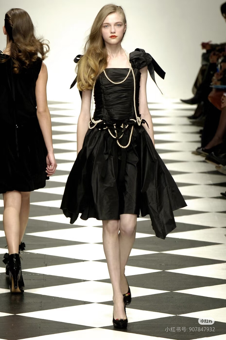 Moschino Cheap&Chic 2005秋冬