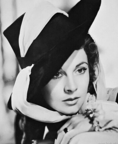 1941年，费雯丽在电影《汉密尔顿夫人》幕后照
