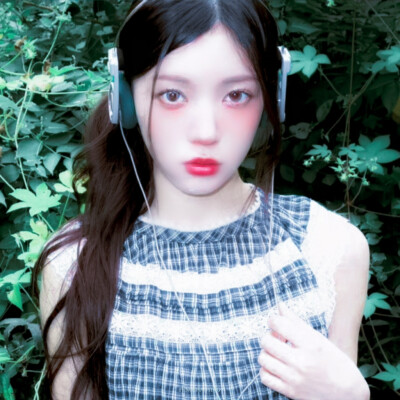 ෆ⃛(ᶿ̴͈᷇◟̵◞̵˂͈᷆ ფ